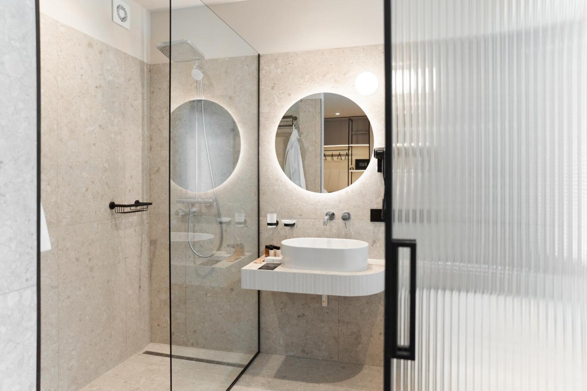 Hotel Laudon Uschhorod Zimmer foto