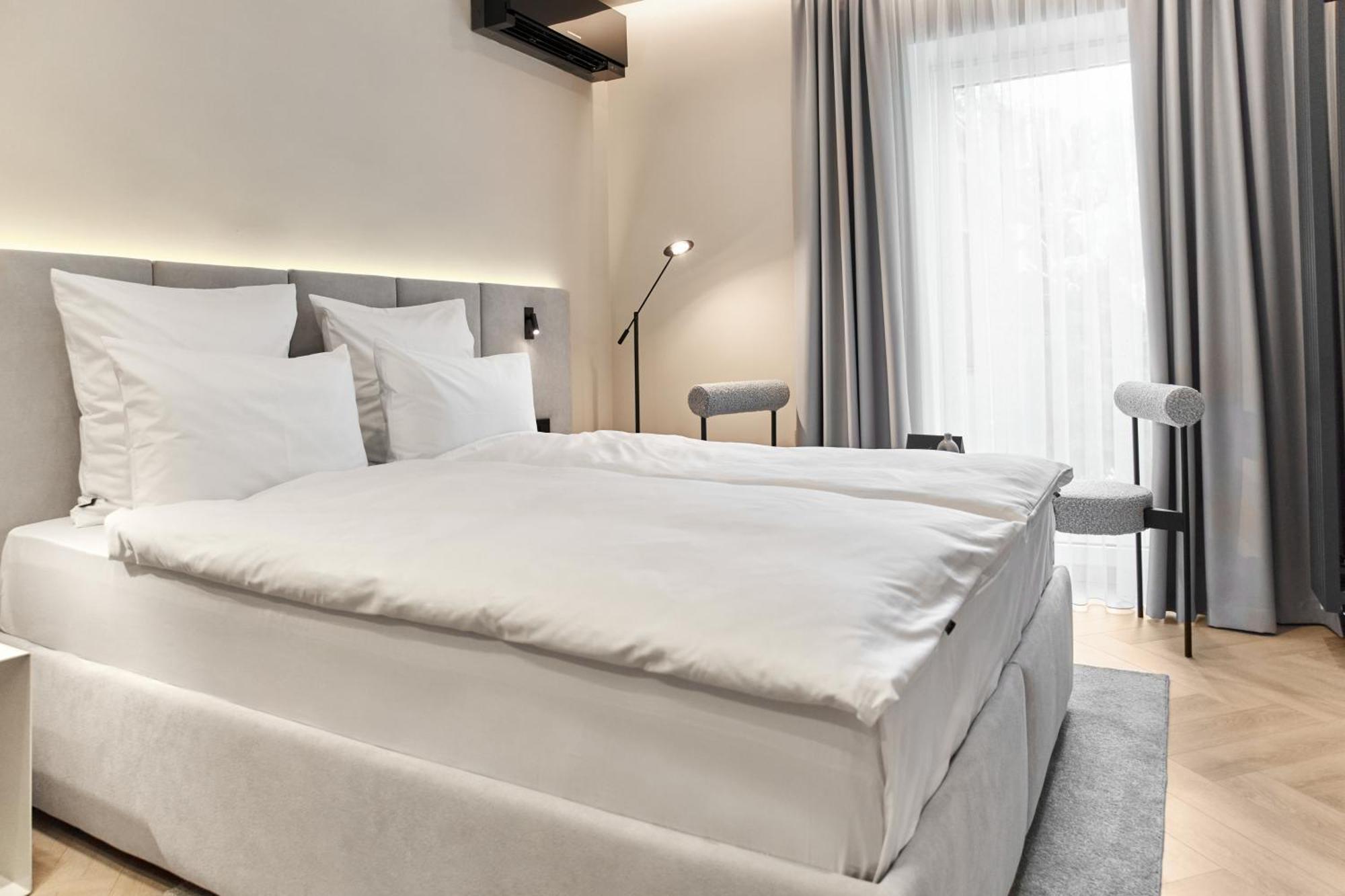 Hotel Laudon Uschhorod Zimmer foto