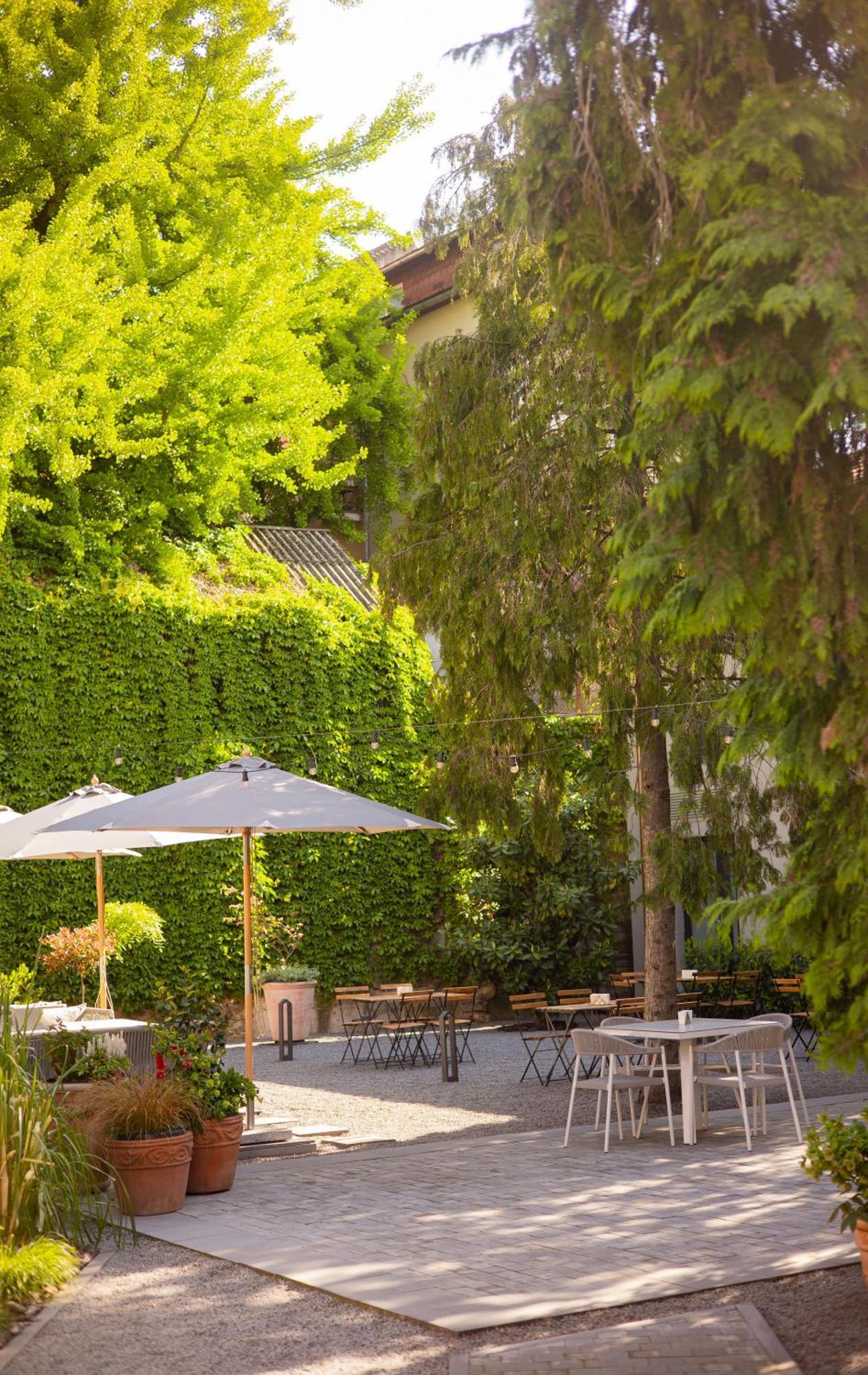 Hotel Laudon Uschhorod Exterior foto